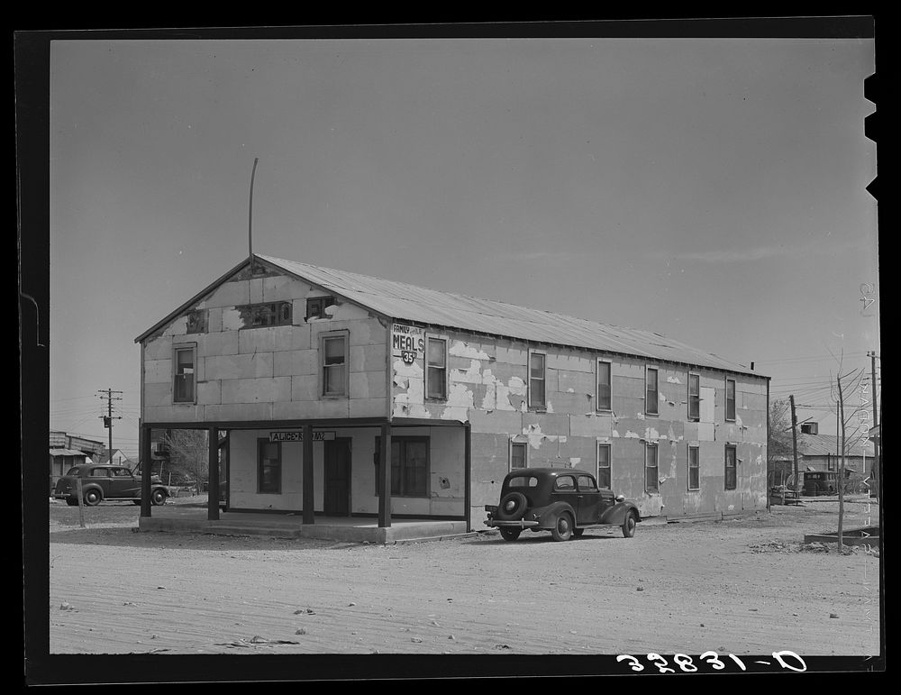 Boarding house in Hobbs, New Mexico. Hobbs is an oil boom town by Russell Lee