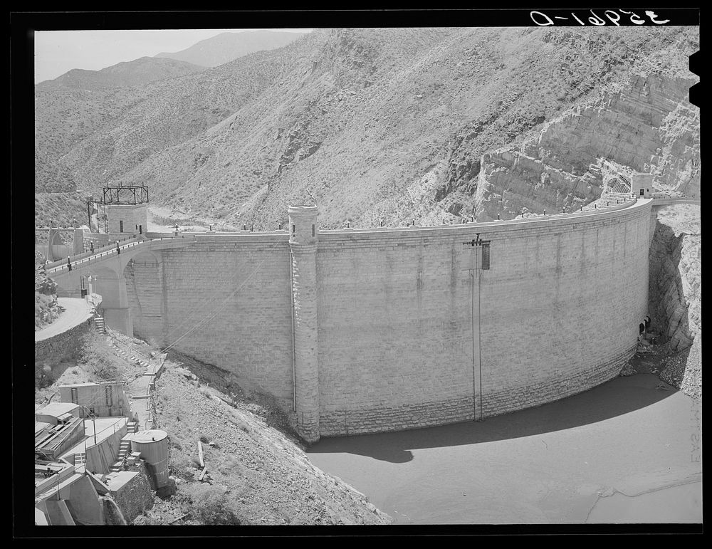 [Untitled photo, possibly related to: Roosevelt Dam showing small amount of impounded water because of extended drought.…