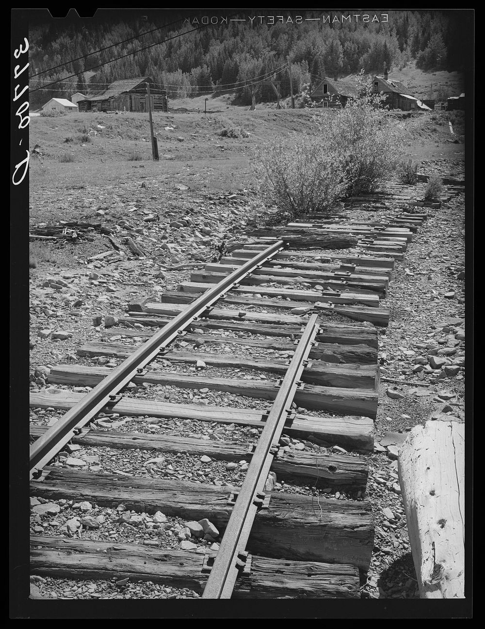 Abandoned railroad leading to abandoned | Free Photo - rawpixel