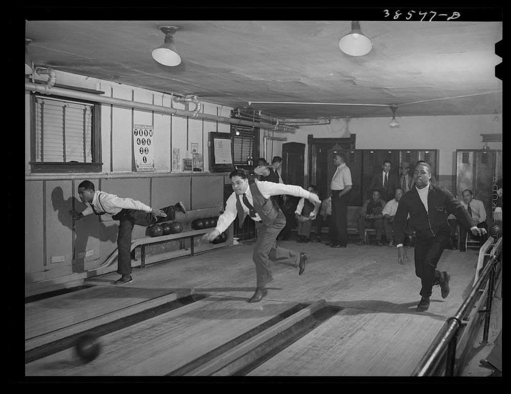 [Untitled photo, possibly related to: Bowling alley on southside of Chicago, Illinois] by Russell Lee