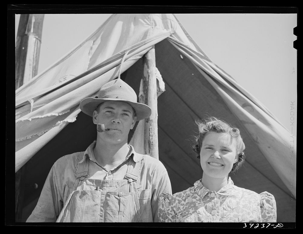 Newly-arrived farmer and his wife on the Vale-Owyhee irrigation project. Malheur County, Oregon. He tried to get a FSA (Farm…