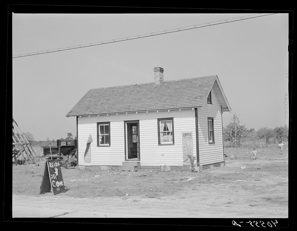 Home of gypsy family on U.S. 13 about five miles south of Salisbury, Maryland. Sourced from the Library of Congress.