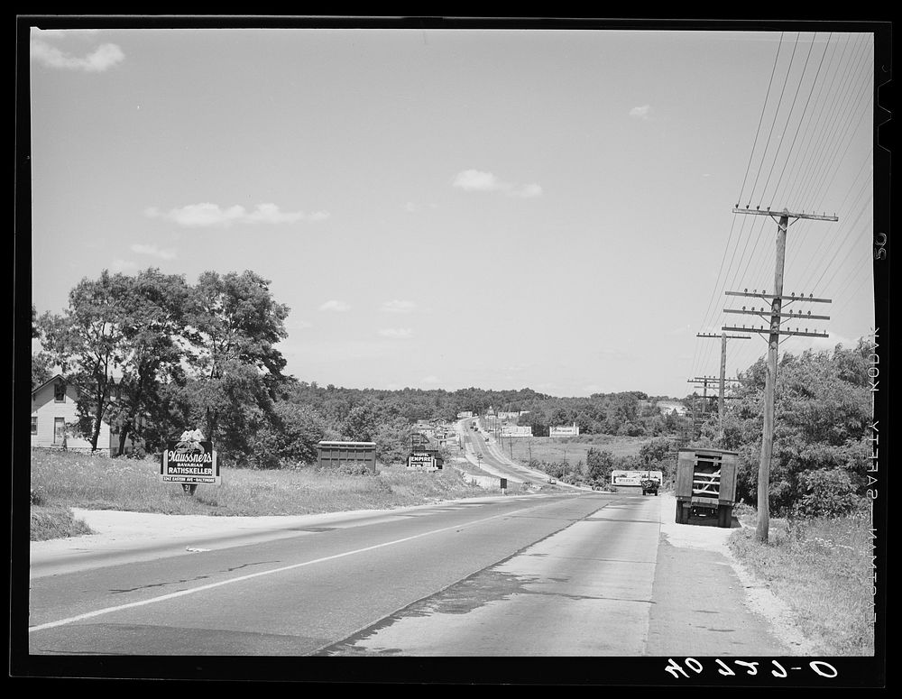U.S. Highway No. 1 between Washington and Baltimore near Sulphur Springs, Maryland. Sourced from the Library of Congress.