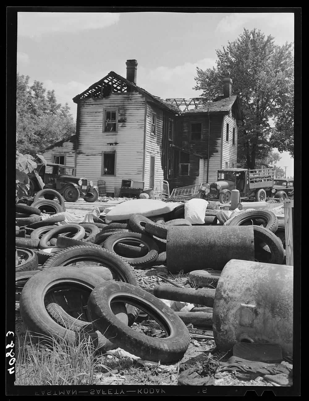 Auto junkyard in Salisbury, Maryland. Sourced from the Library of Congress.