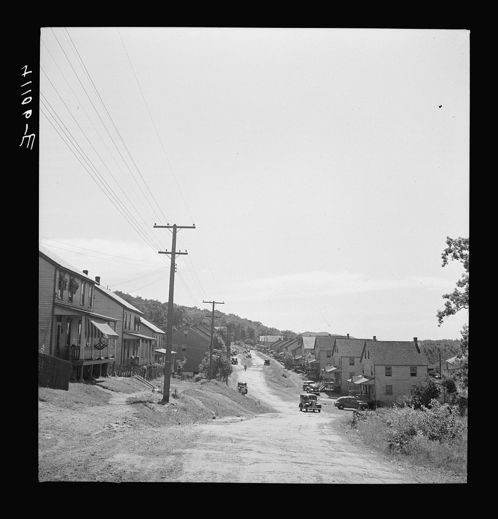 [Untitled photo, possibly related to: Houses and coal banks in Lansford, Pennsylvania]. Sourced from the Library of Congress.
