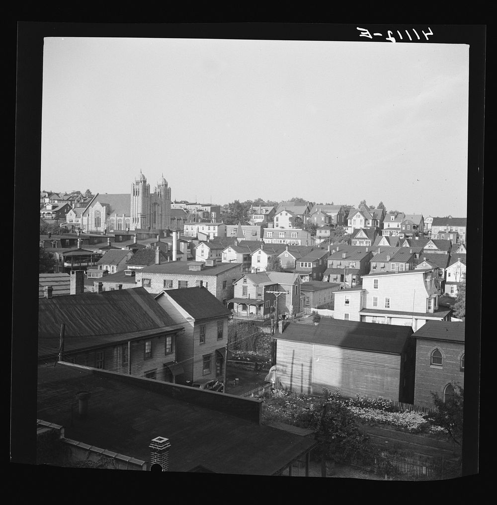 [Untitled photo, possibly related to: Houses in Tamaqua, Pennsylvania]. Sourced from the Library of Congress.