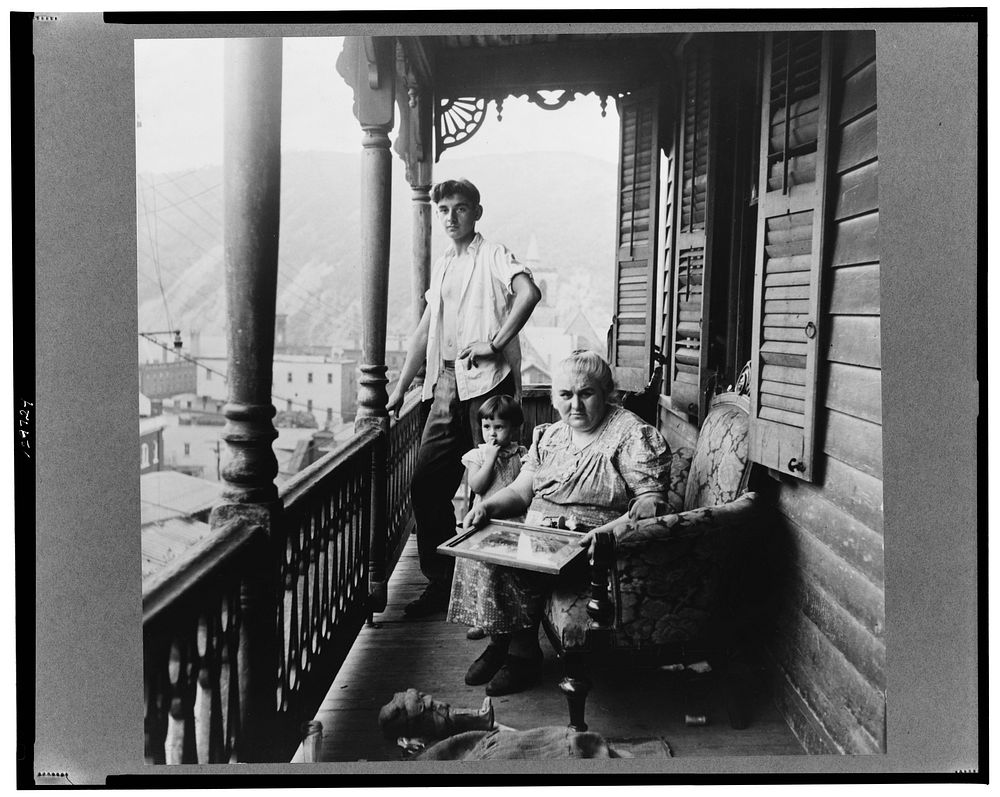 Polish family living on High Street in Mauch Chunk, Pennsylvania. Sourced from the Library of Congress.