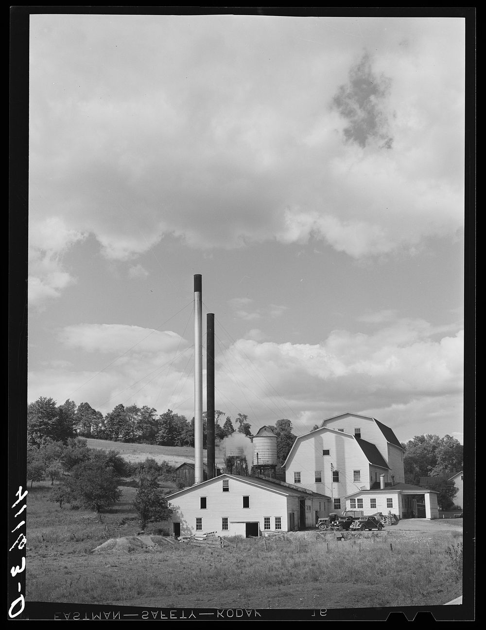 East Smithfield Farms dairy. Liberty, Pennsylvania. Sourced from the Library of Congress.