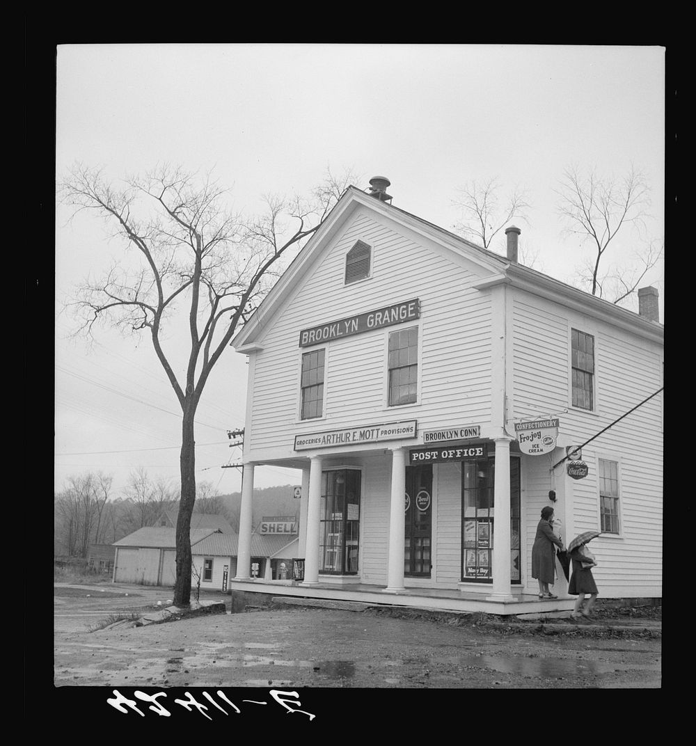 Post office and general store in Brooklyn, Connecticut, on a rainy day. Sourced from the Library of Congress.