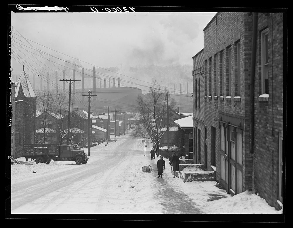 Street in the mill town of Midland, Pennsylvania. Sourced from the Library of Congress.