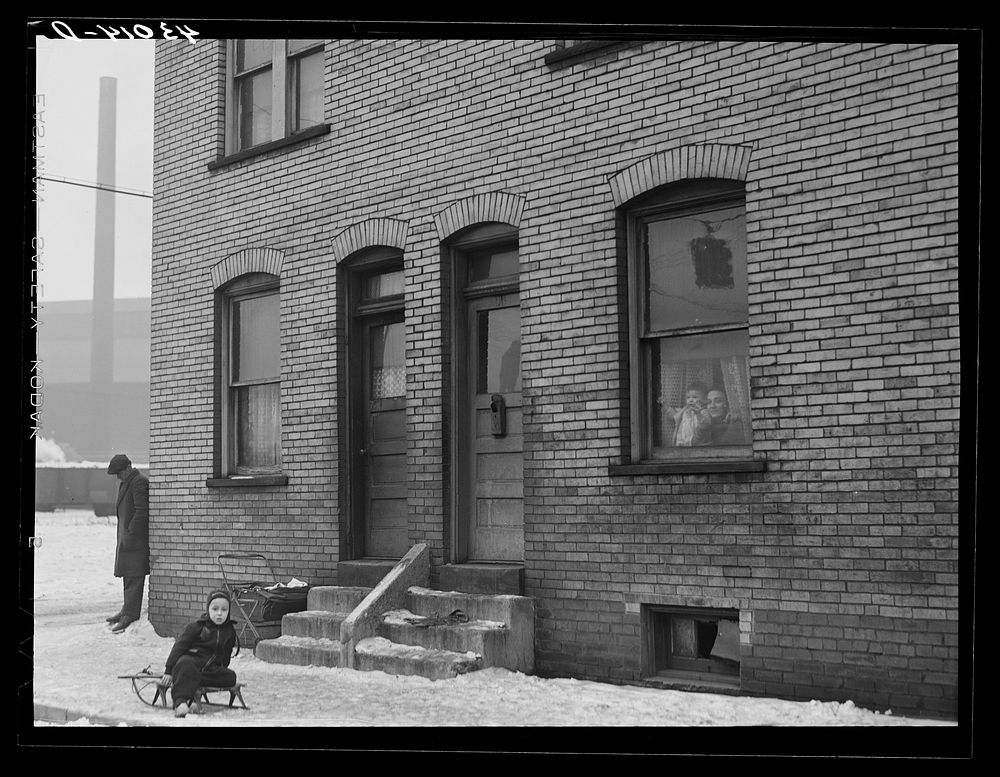 Workers' houses near Pittsburgh Crucible Steel Company in Midland, Pennsylvania. Sourced from the Library of Congress.