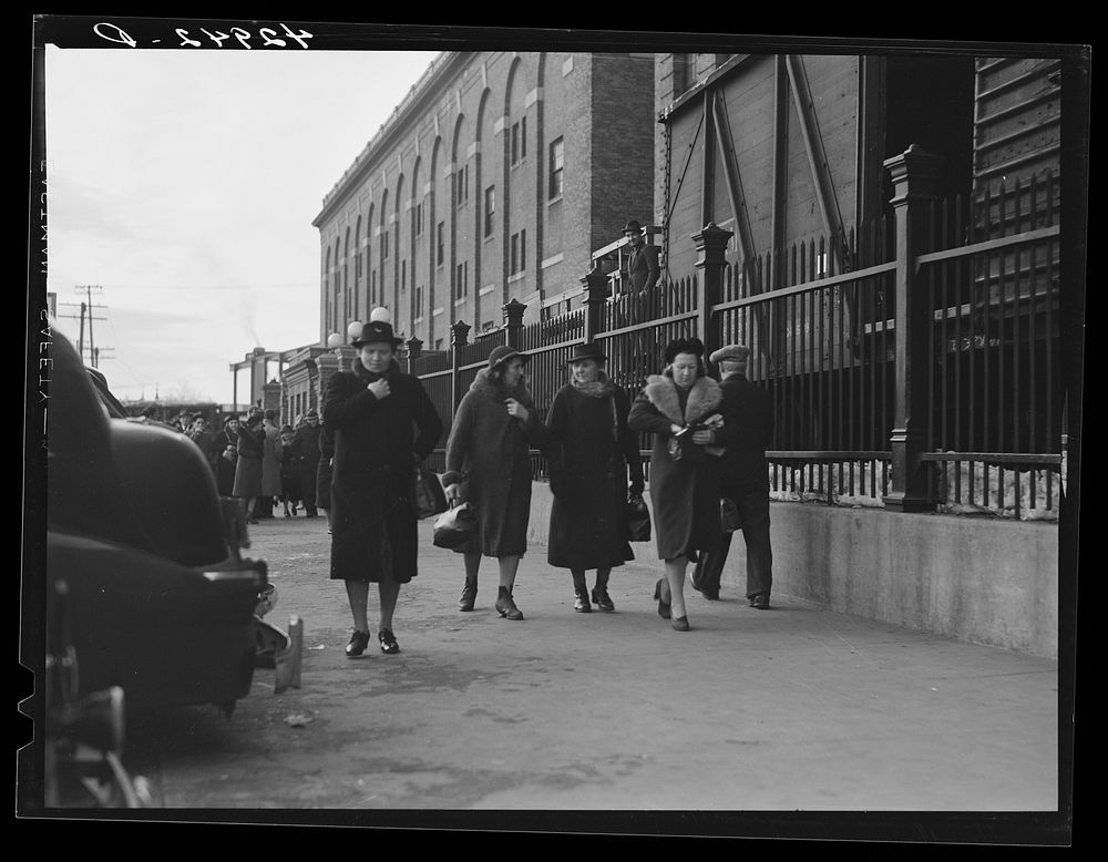 Employees coming out of a textile mill in Lawrence, Massachusetts. Sourced from the Library of Congress.