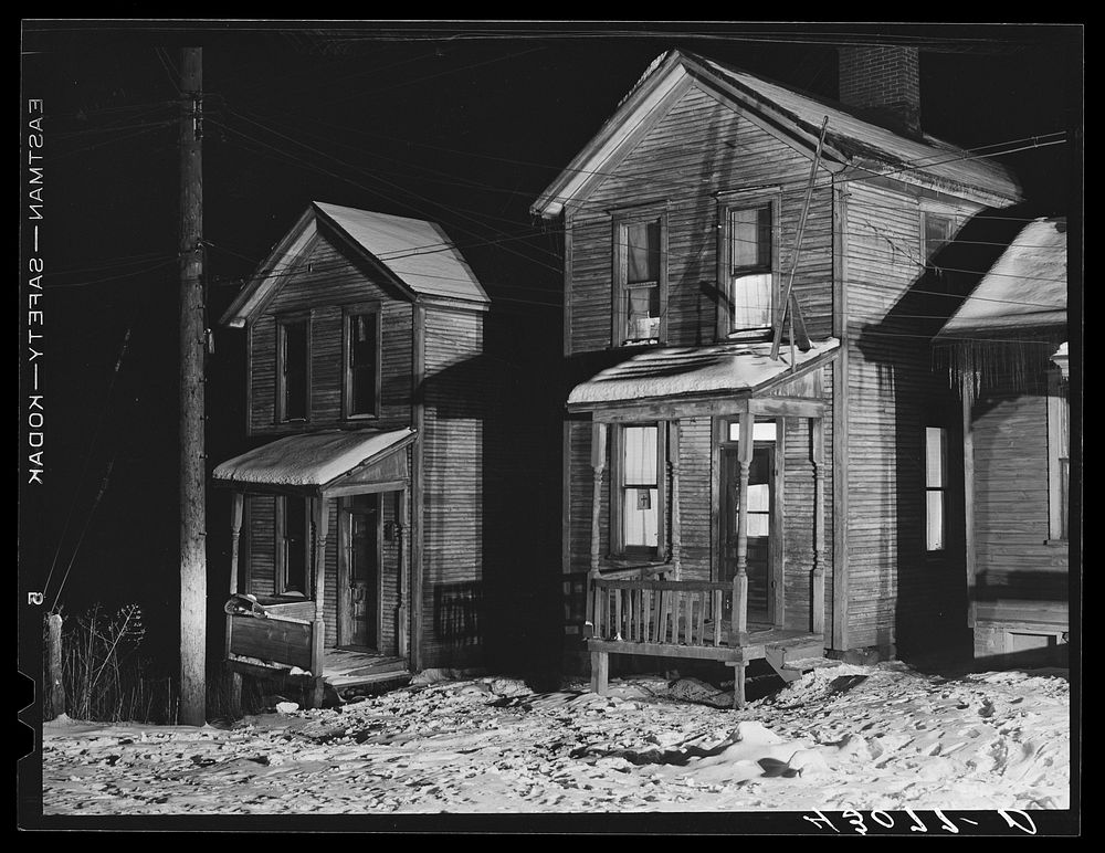 Houses in a  quarter of Rochester, Pennsylvania. Sourced from the Library of Congress.