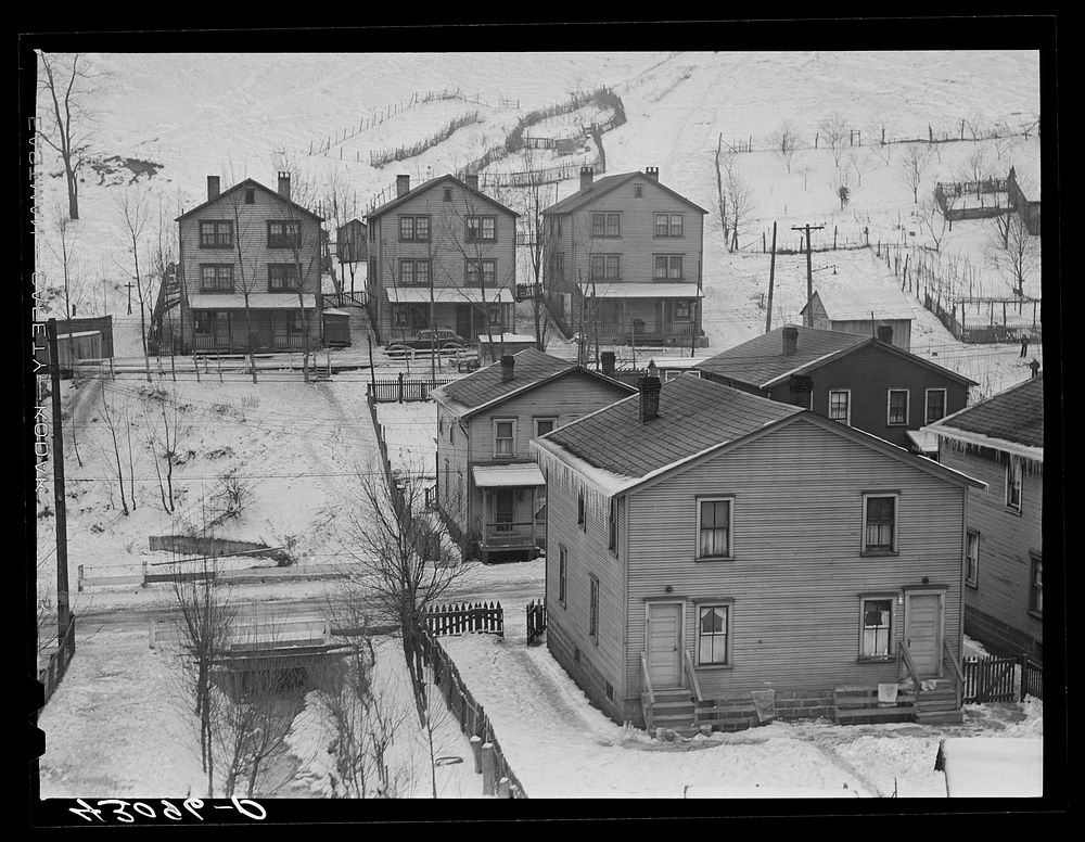 Houses on one of the "plans" in Aliquippa, Pennsylvania. Sourced from the Library of Congress.