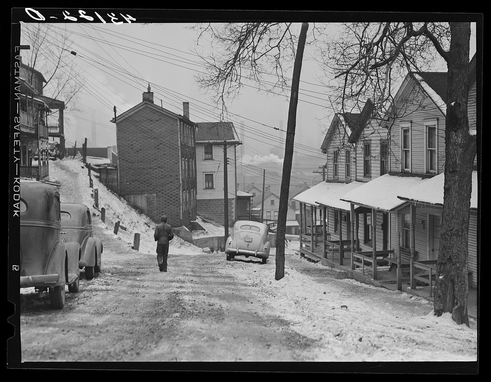 Street in Aliquippa, Pennsylvania. Sourced from the Library of Congress.