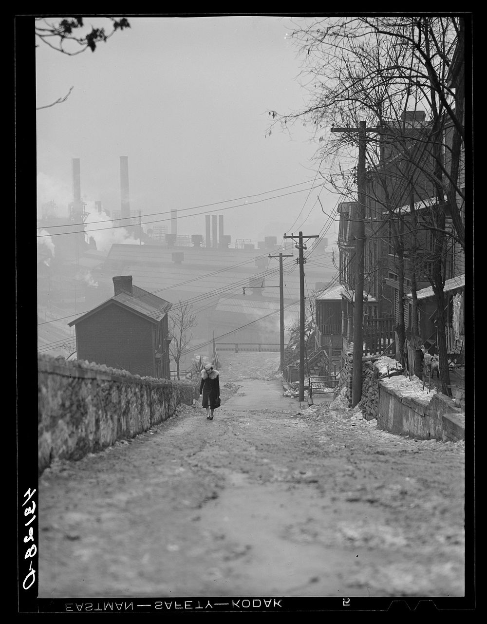 Street in the mill district in Pittsburgh, Pennsylvania. Sourced from the Library of Congress.