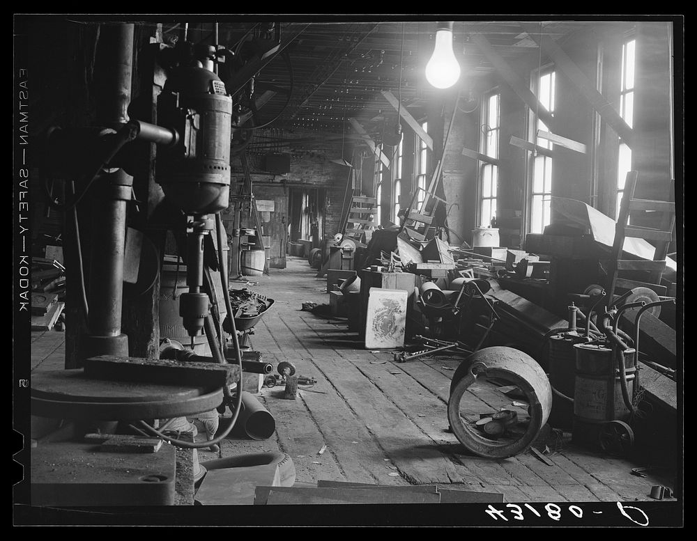 Inside the abandoned Howard Stove Works, Beaver Falls, Pennsylvania. Sourced from the Library of Congress.
