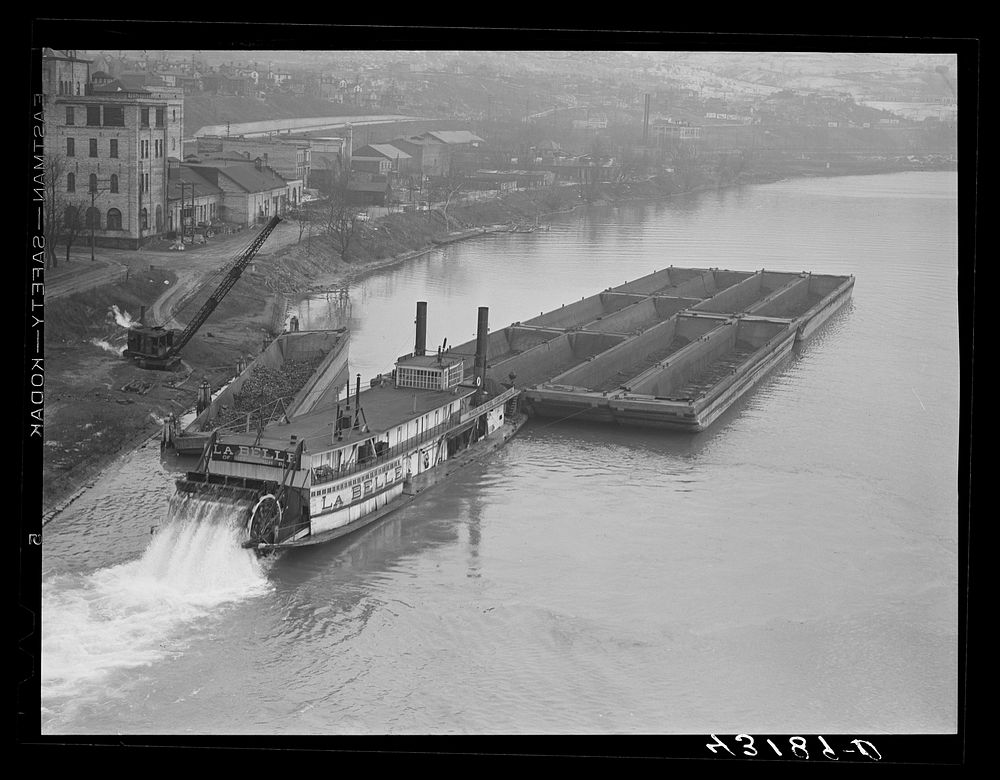 Coal barges on Ohio River at Rochester, Pennsylvania. Sourced from the Library of Congress.