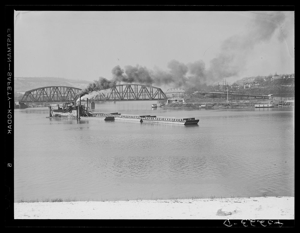 A dredge working on the Ohio river at Rochester, Pennsylvania. Sourced from the Library of Congress.