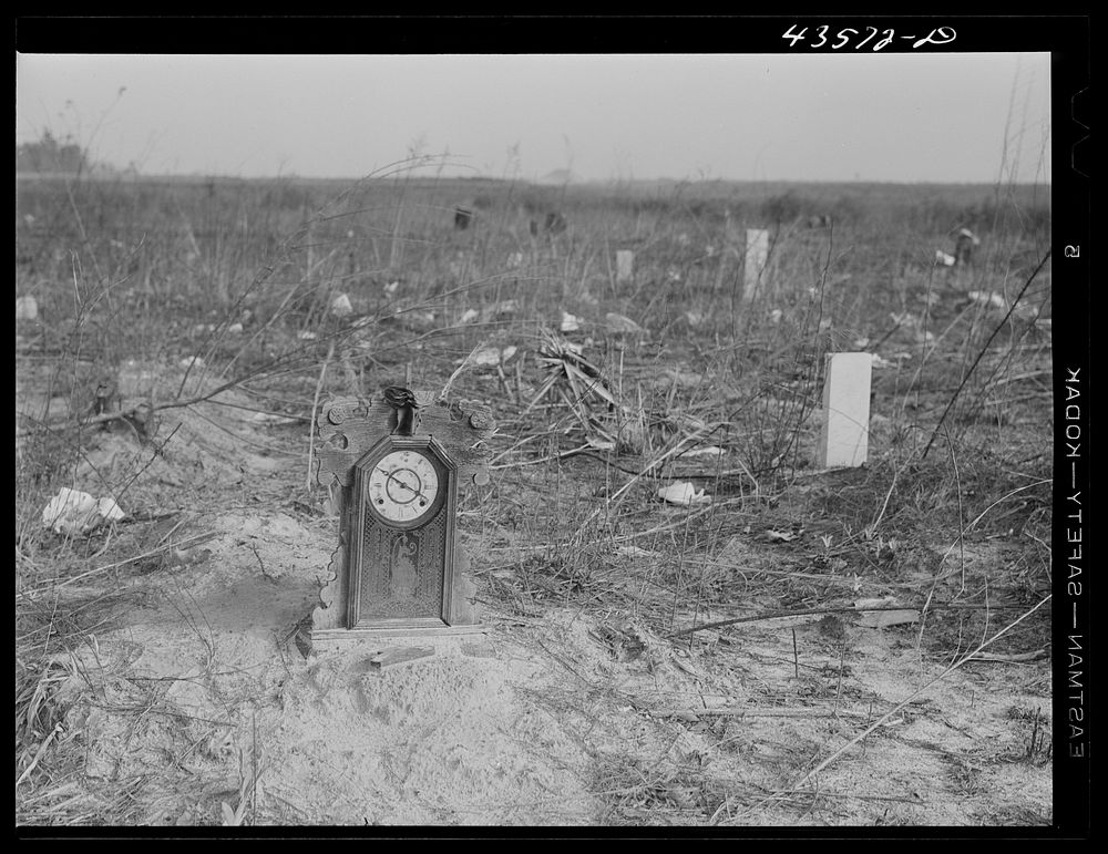  graveyard on abandoned land in the Santee-Cooper basin near Moncks Corner, South Carolina. Sourced from the Library of…
