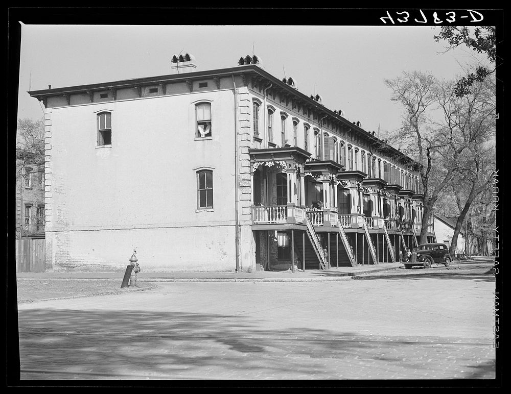 Row of houses on Charlton Street, Savannah, Georgia. Sourced from the Library of Congress.
