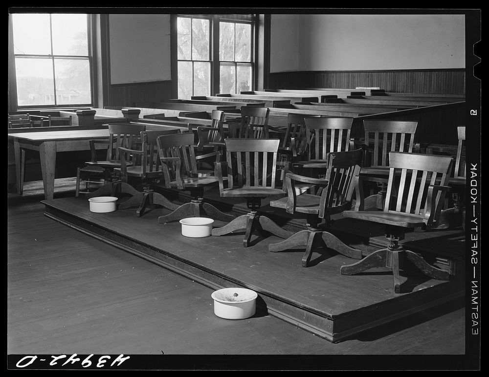 Jury section in the courtroom in Franklin. Heard County, Georgia. Sourced from the Library of Congress.