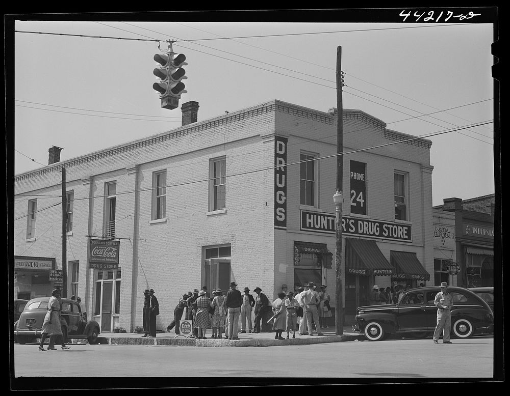 Main street in Greensboro, Greene County, Georgia. Sourced from the Library of Congress.