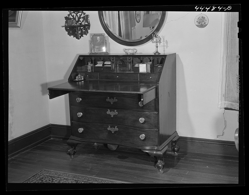 A secretary brought into Greene County in 1802 belonging to Mr. Wade Durham. Woodville, Greene County, Georgia. Sourced from…