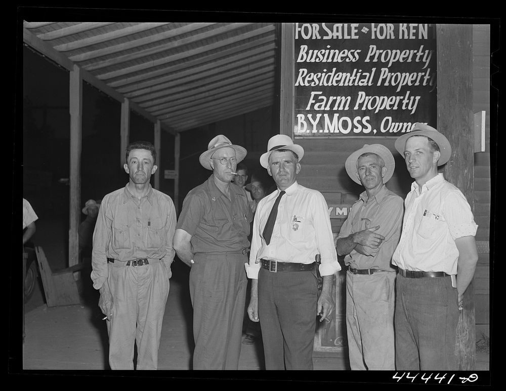 Powder plant workers with the chief of police in Childersburg, Alabama. Sourced from the Library of Congress.