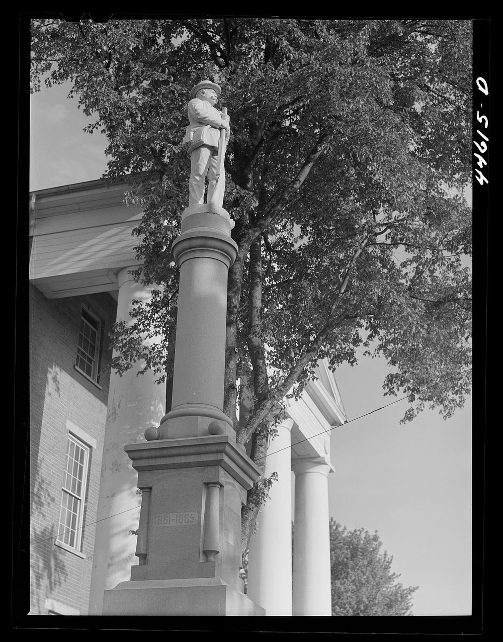 The Confederate monument in Greensboro, Greene County, Georgia. Sourced from the Library of Congress.