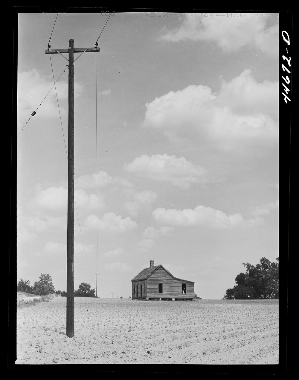 Old deserted house between Penfield and Woodville. Greene County, Georgia. Sourced from the Library of Congress.