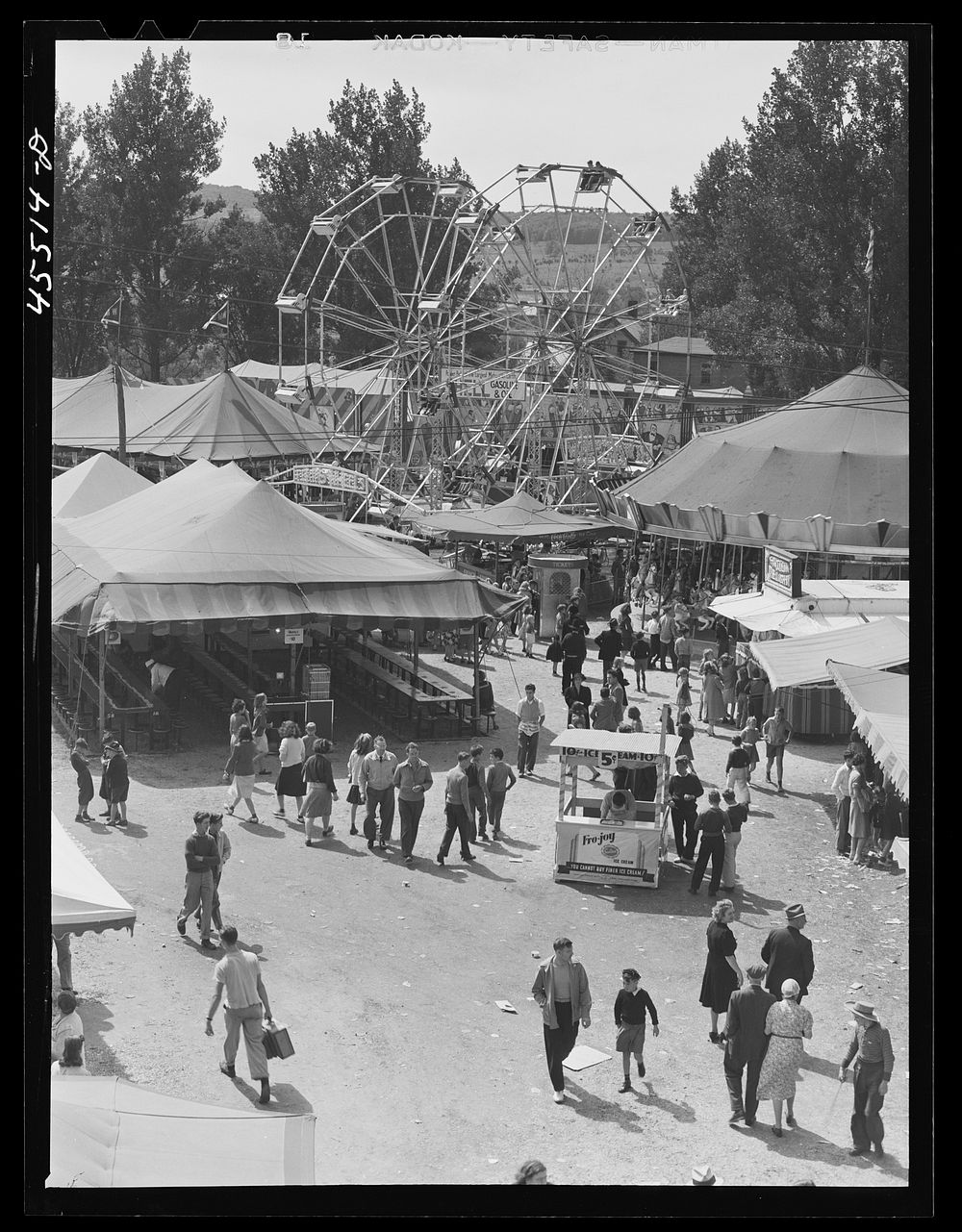 At the Rutland Fair, Vermont. Sourced from the Library of Congress.