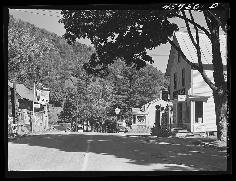 Tunbridge, Vermont. The main street. Sourced from the Library of Congress.
