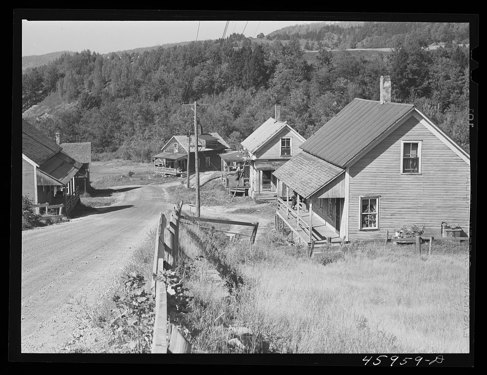 Houses on the outskirts of Montgomery Center, Vermont. Sourced from the Library of Congress.