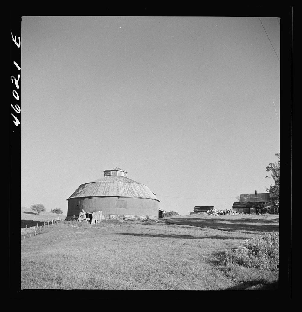 Circular barn near Enosburg Falls, Vermont. Sourced from the Library of Congress.