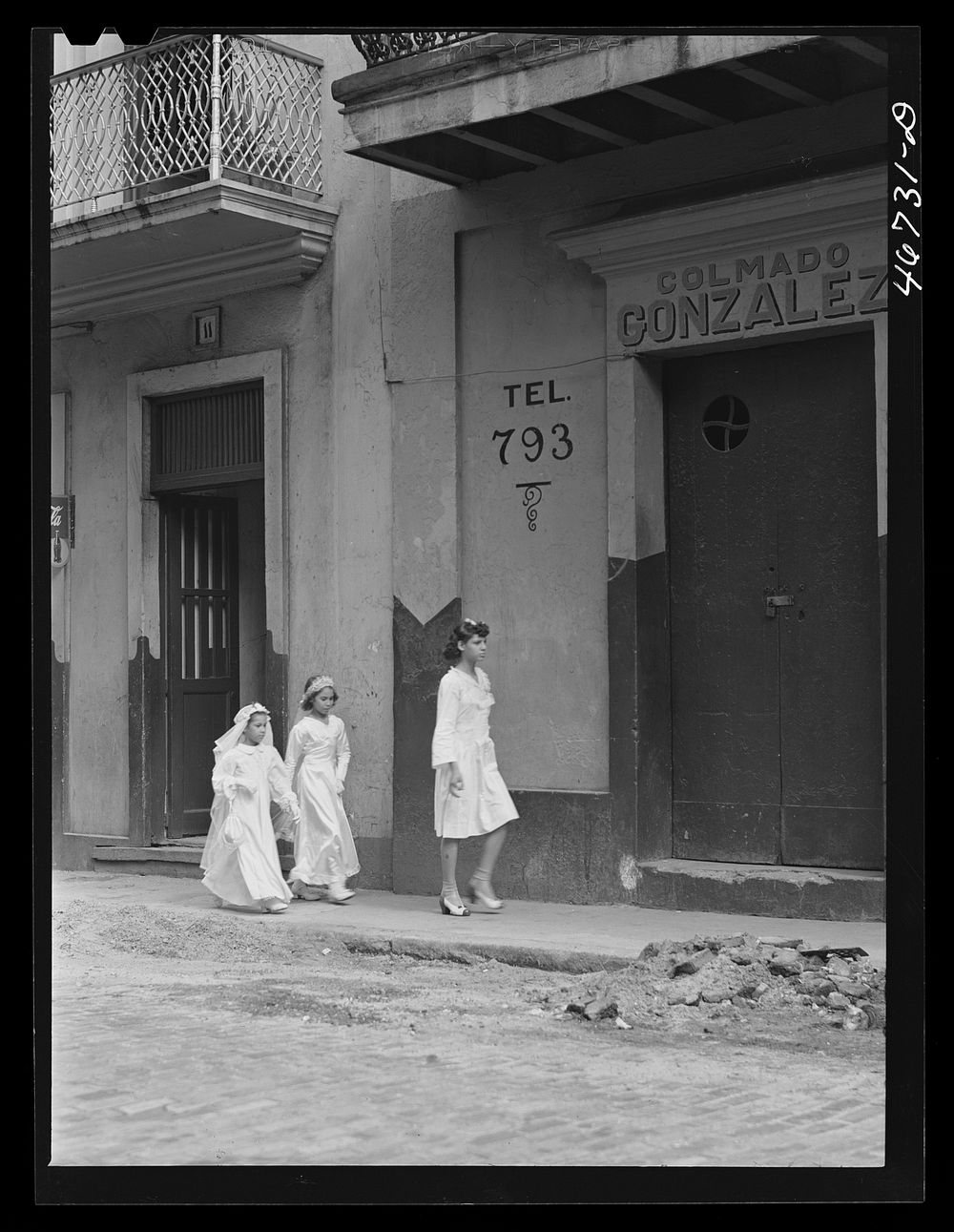 San Juan, Puerto Rico. Street scene on Sunday morning. Sourced from the Library of Congress.