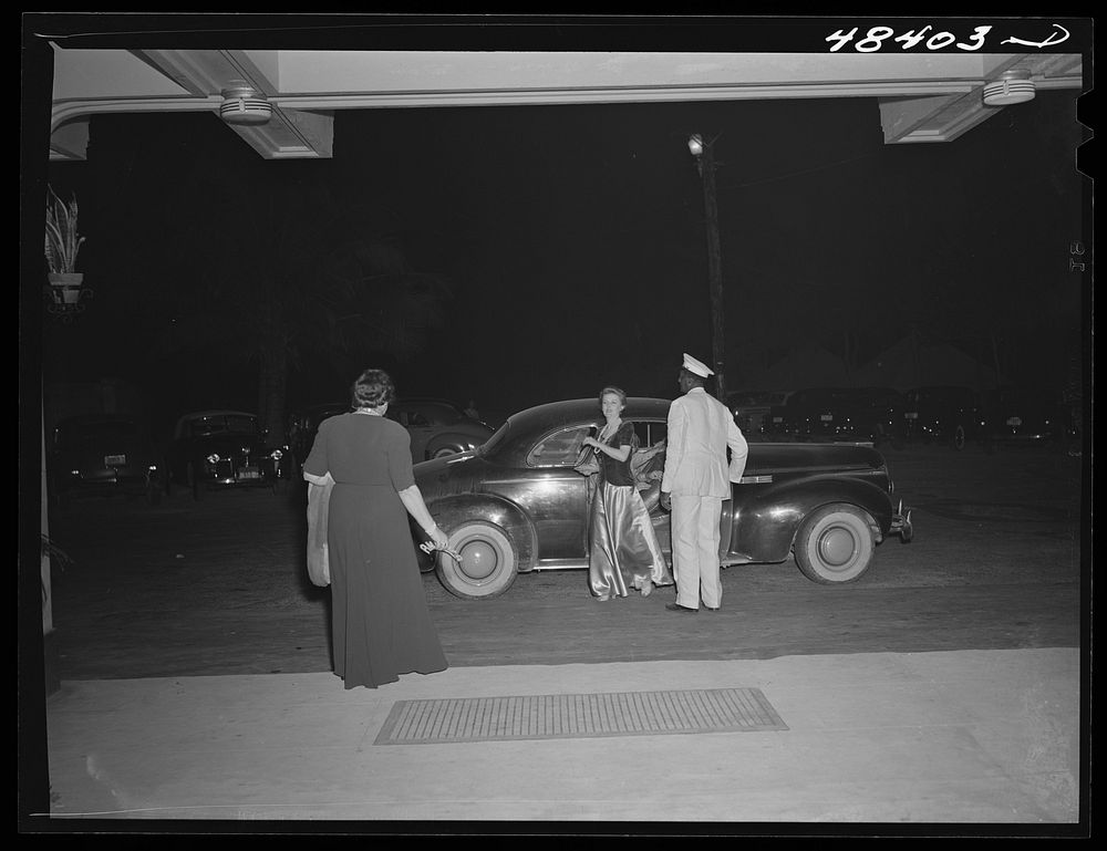 San Juan, Puerto Rico. At the entrance to the "Escambron," a nightclub. Sourced from the Library of Congress.