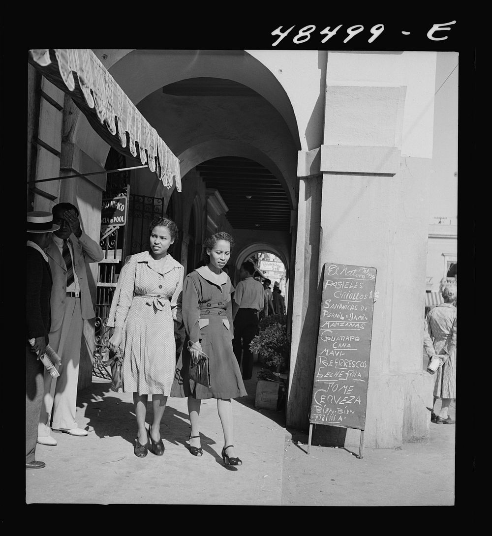 [Untitled photo, possibly related to: San Juan, Puerto Rico. Street scene]. Sourced from the Library of Congress.
