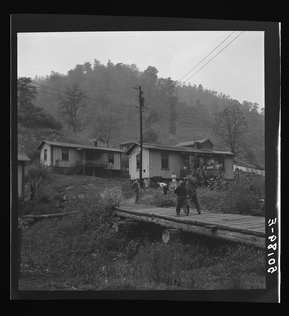 Miners' shacks up Hensley Hollow, West Virginia. Sourced from the Library of Congress.