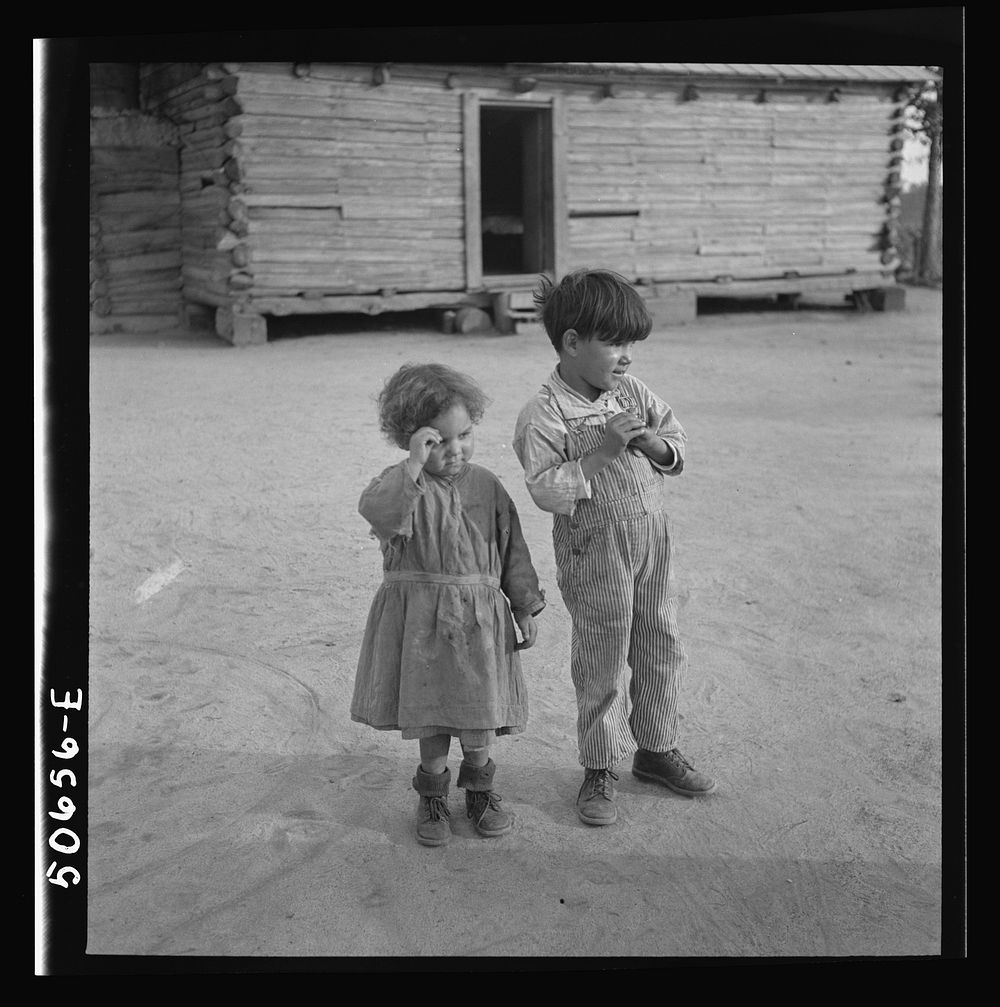 Indian children (mixed breed) near Maxton, North Carolina. Sourced from the Library of Congress.