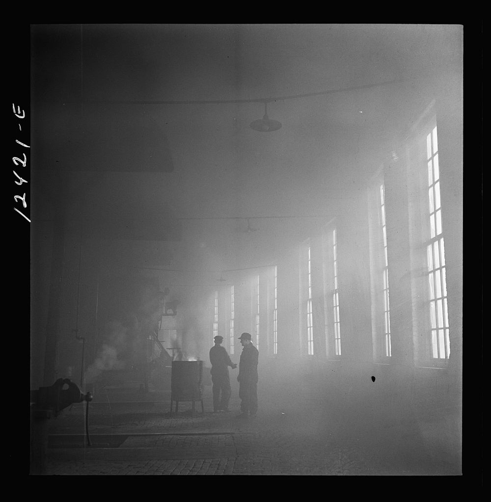 Chicago, Illinois. In the roundhouse at a Chicago and Northwestern Railroad yard. Sourced from the Library of Congress.