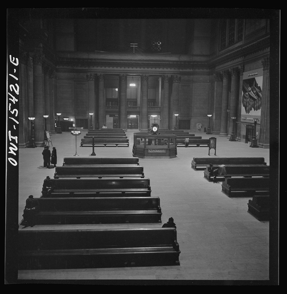 Chicago, Illinois. The main waiting room of the Union Station at 1 a.m.. Sourced from the Library of Congress.