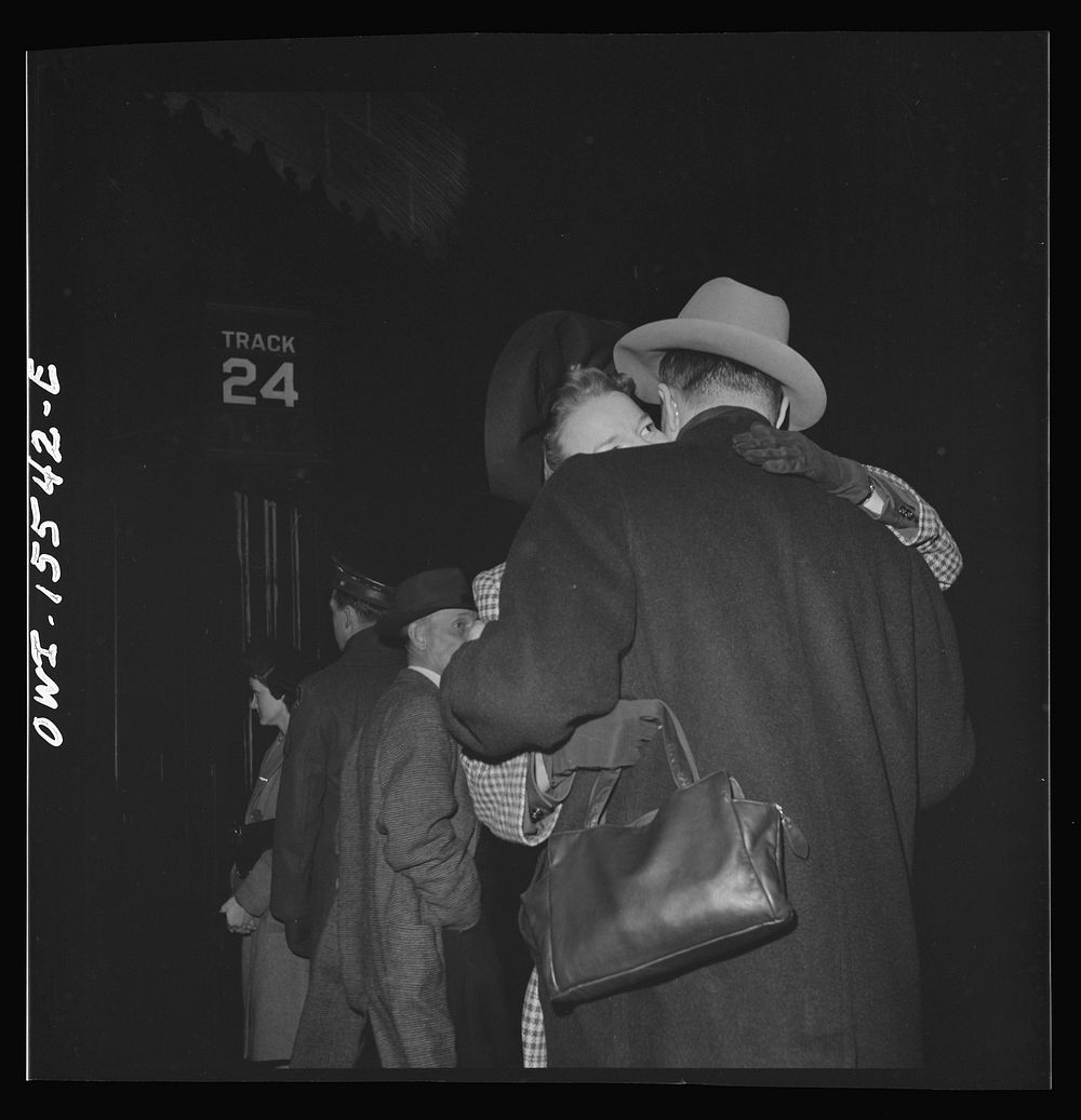 Chicago, Illinois. Saying goodbye at the Union Station. Sourced from the Library of Congress.