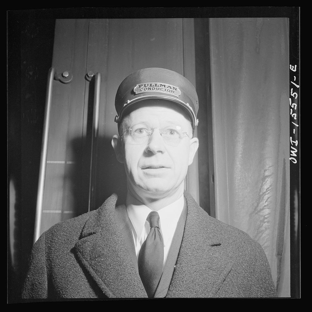 Chicago, Illinois. Pullman conductor at the Union Station. Sourced from the Library of Congress.