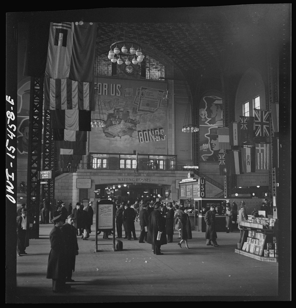 Chicago, Illinois. Union Station train concourse. Sourced from the Library of Congress.
