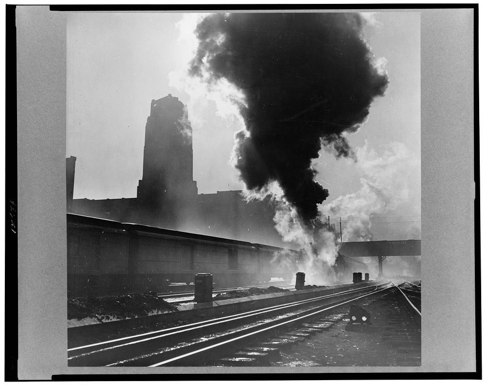 Chicago, Illinois. Train coming into Union Station. Sourced from the Library of Congress.
