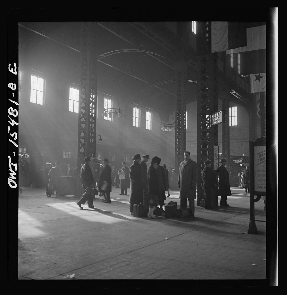 Chicago, Illinois. Waiting for trains in the concourse of the Union Station. Sourced from the Library of Congress.