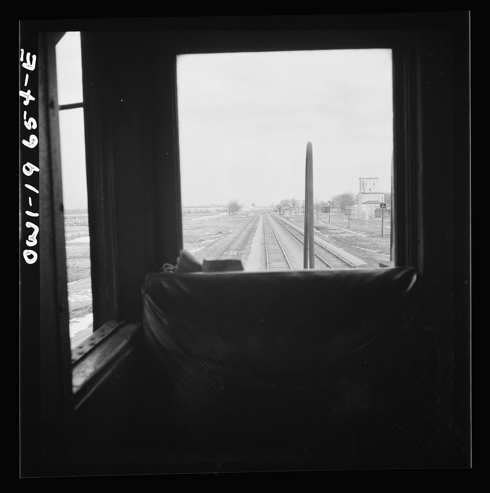 [Untitled photo, possibly related to: Carrollton (vicinity), Missouri. The Atchison, Topeka, and Santa Fe Railroad tracks…