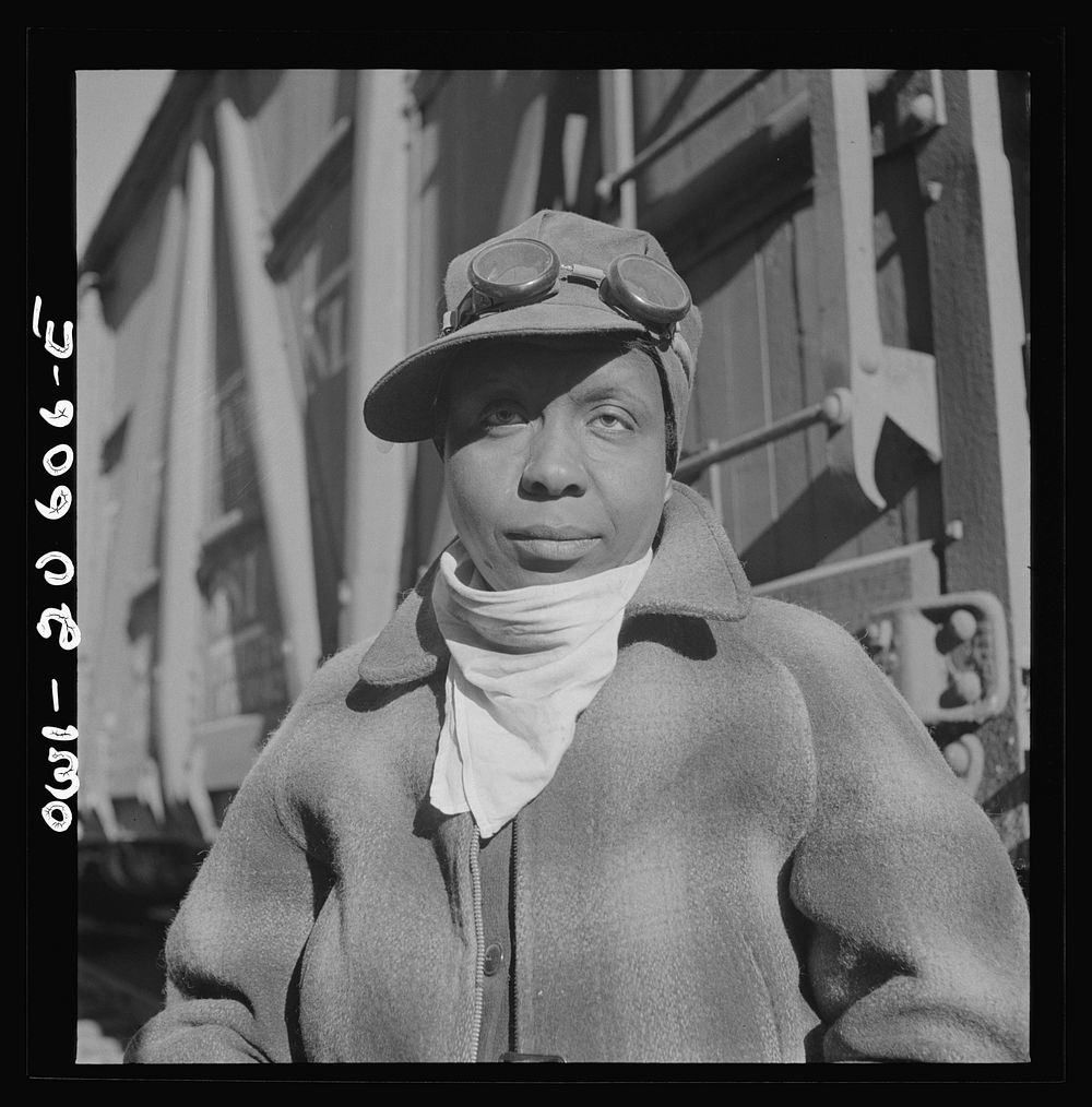 Clovis, New Mexico. Abbie Caldwell, employed in the Atchison, Topeka and Santa Fe Railroad yard to clean out potash cars.…