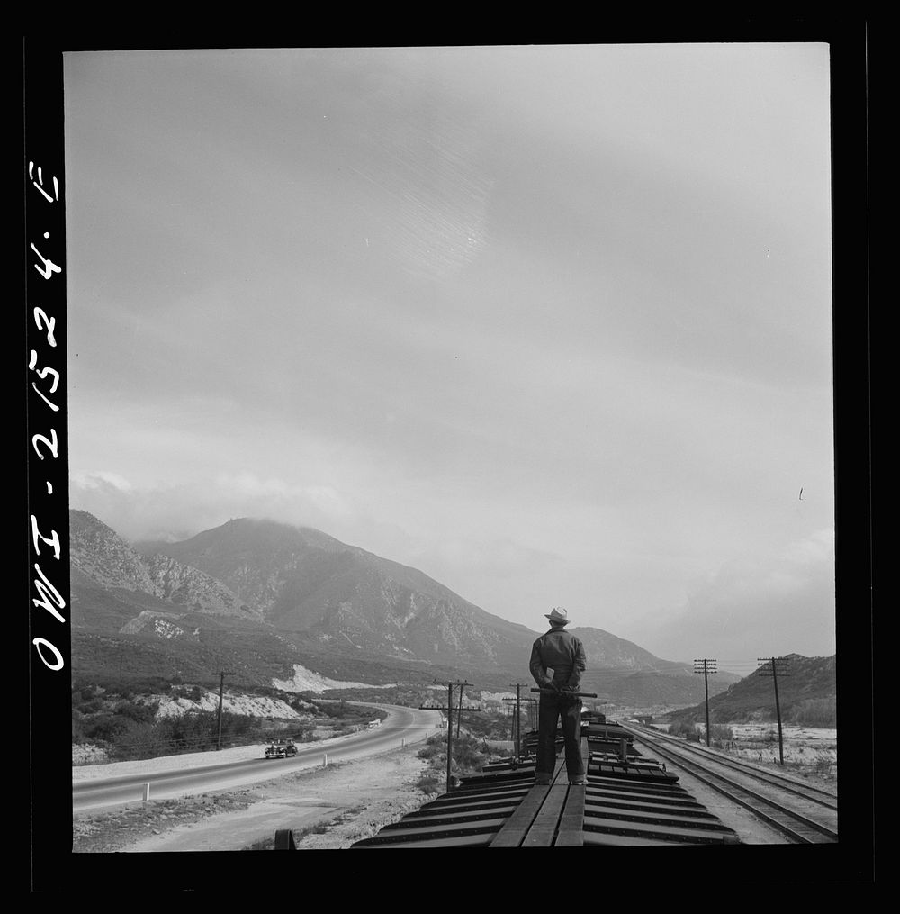 Summit (vicinity), California. Going down the mountains on the Atchison, Topeka, and Santa Fe Railroad between Barstow and…